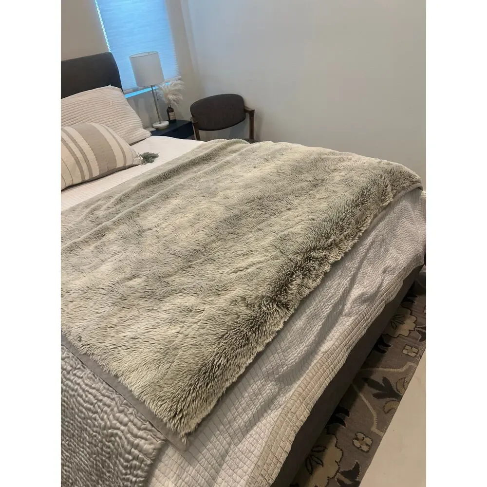 Throw Blanket Luxe Faux Fur 50X60 Plush Velvet lined Grey Gray Furry